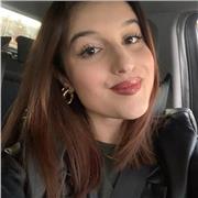 Estudiante de psicología que imparte clases a niños con necesidades educativas especiales o sin ellas.